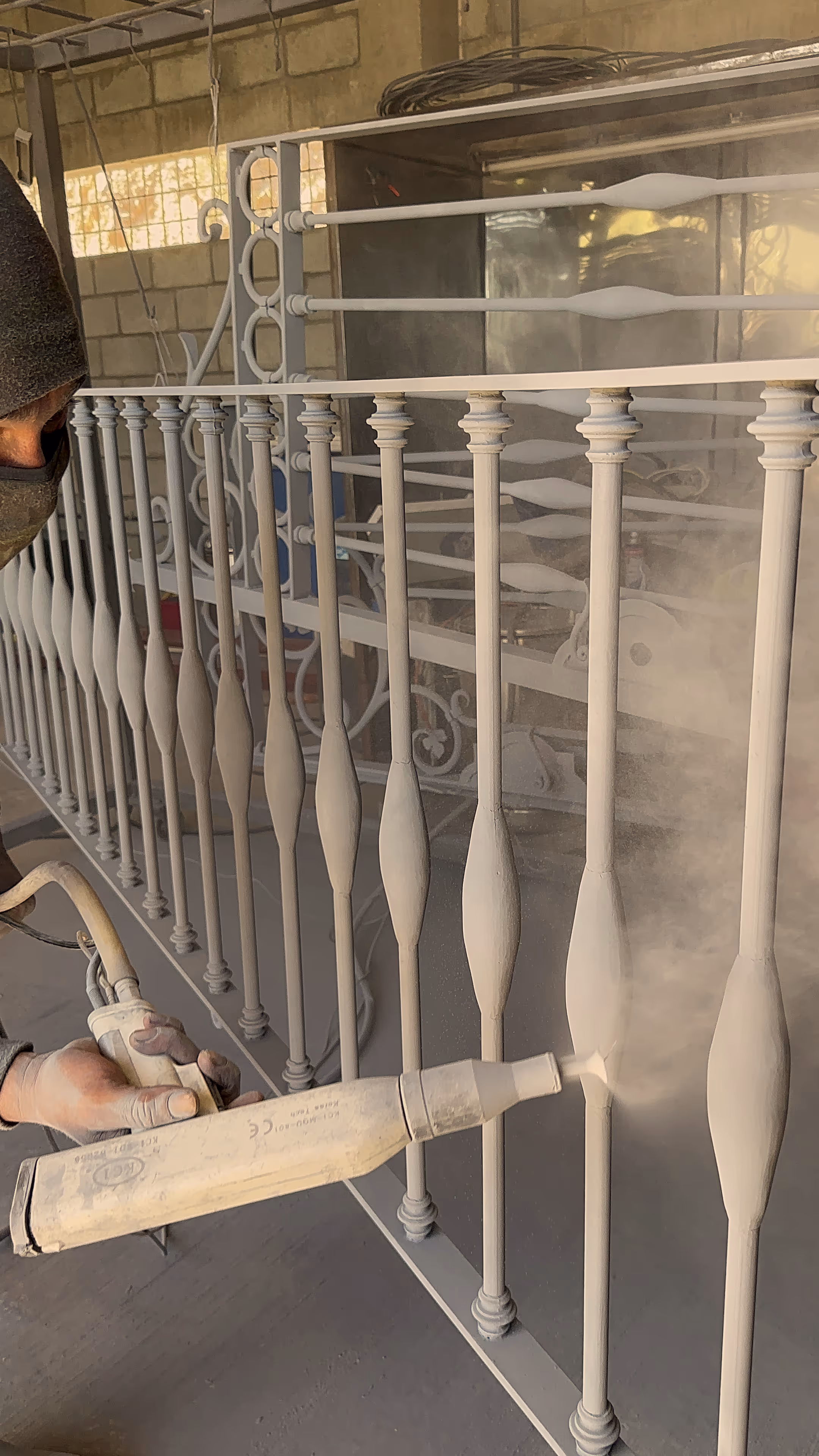 Trabajo de sandblasting en taller